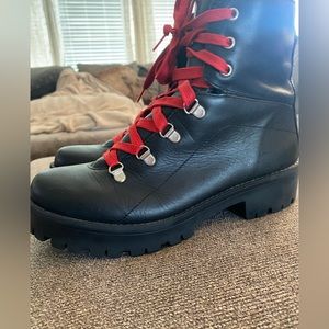 Steve Madden black Combat Boot. Size 8.5. EUC